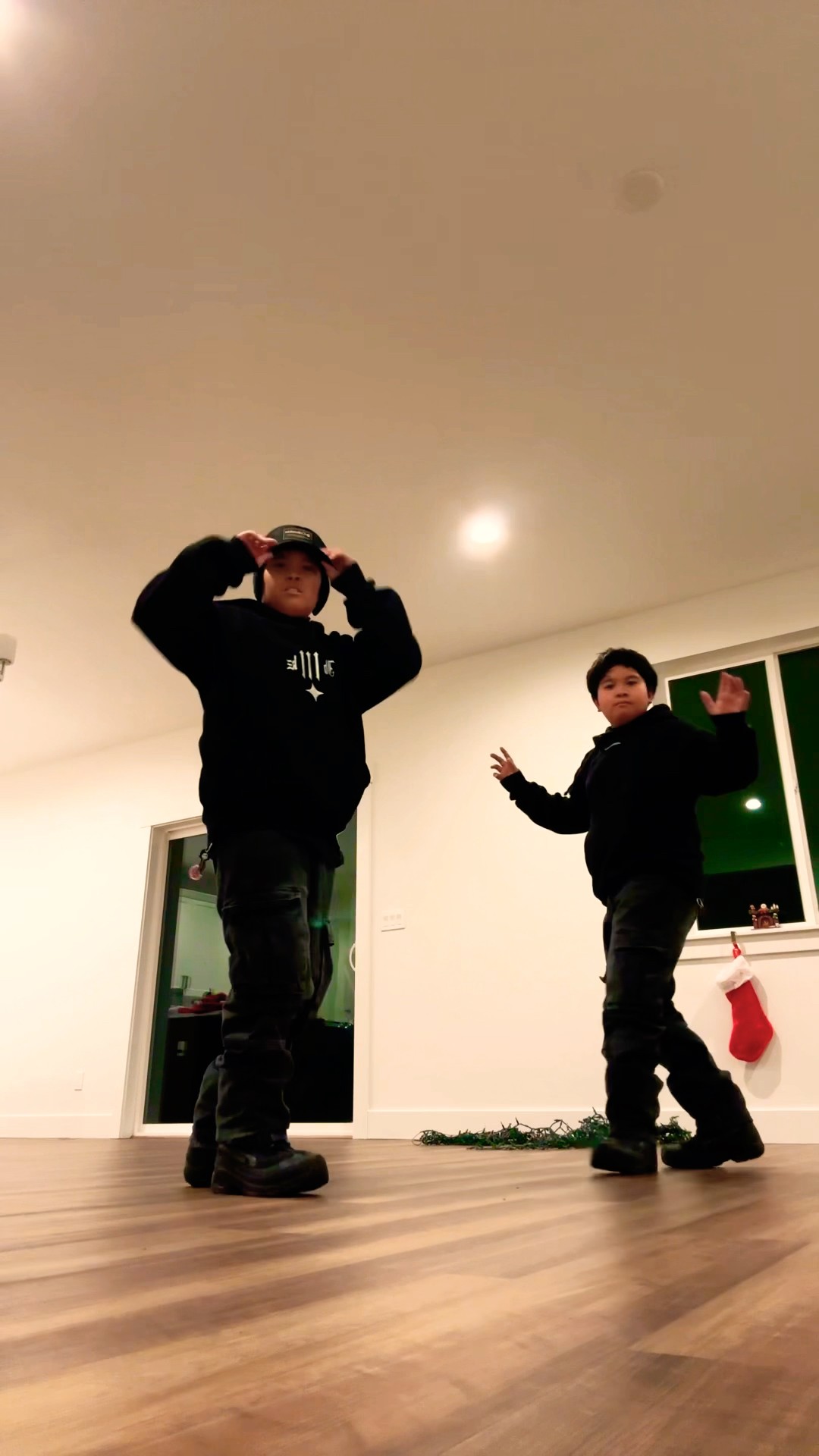 DANCIN DANCIN ??#dance #foryou #twindancers #dancetwins #fypシ゚ #shorts