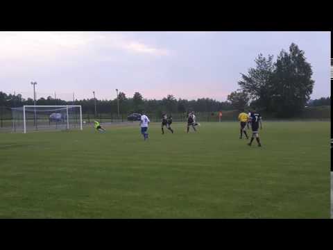 Sęp - Jastrząb Żeliszew: bramka Alberta Stodulskiego na 4:0 