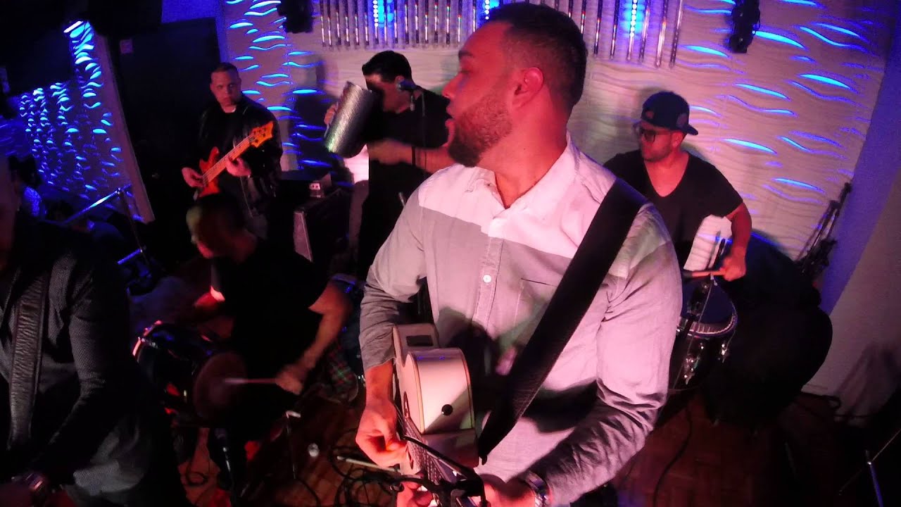 Valerio - La Mecedora en Fuego Fuego New Jersey