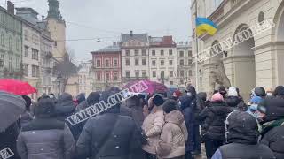 У Львові під Ратушею протестують підприємці проти карантину