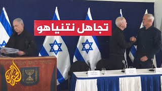 وزير الدفاع الإسرائيلي وعضو مجلس الحرب يتجاهلان نتنياهو