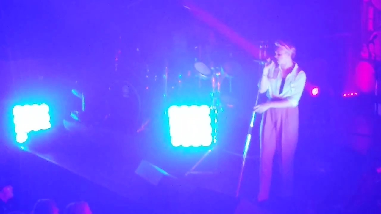 La Roux Uptight downtown LIVE YouTube