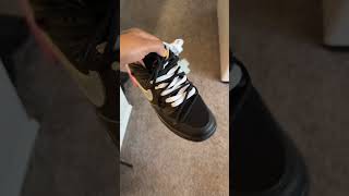 Sneaker style: off-white dunks for fall fashion #fallfinds
