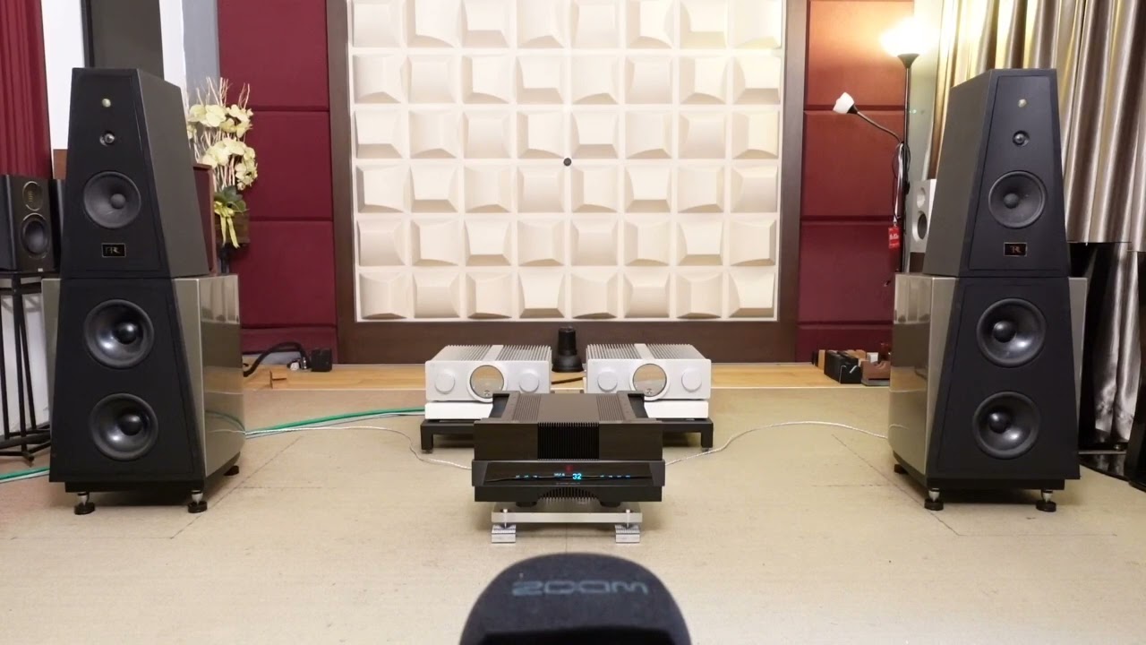 Rosso Fiorentino Siena + Gryphon Diablo 300