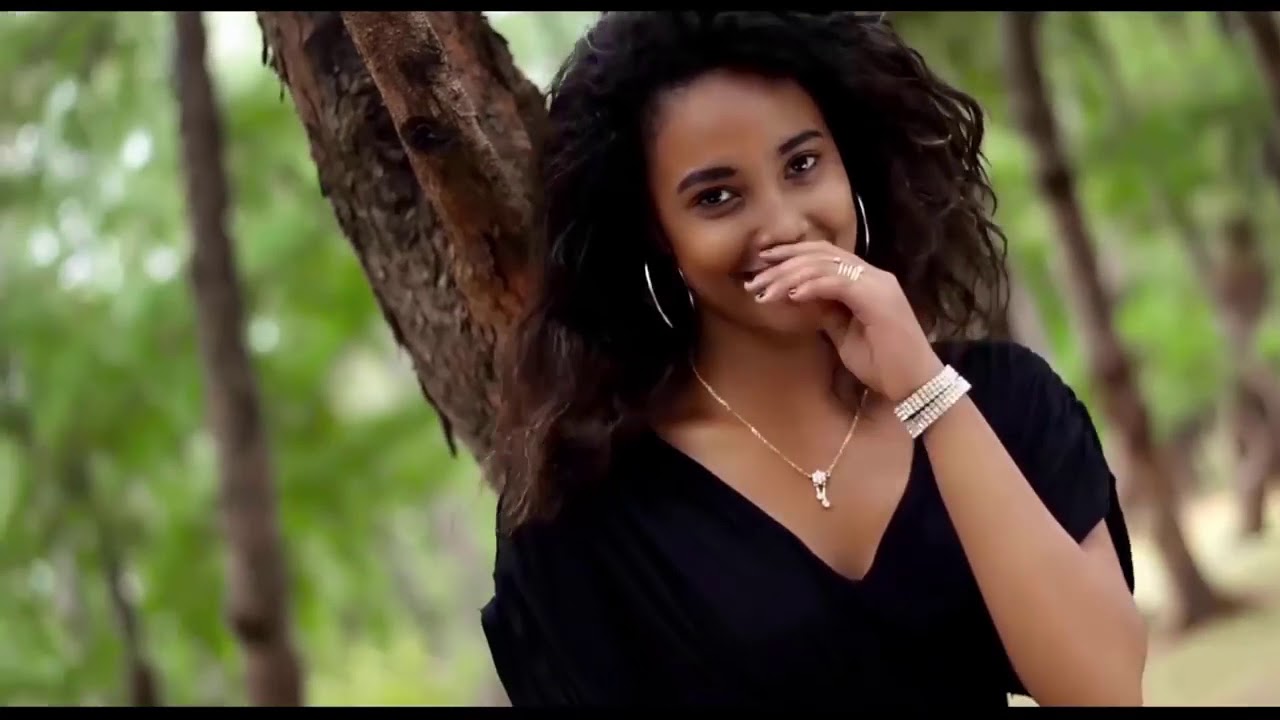 SMAVEN - KOA MAGNEKY ZAH (Clip Officiel)