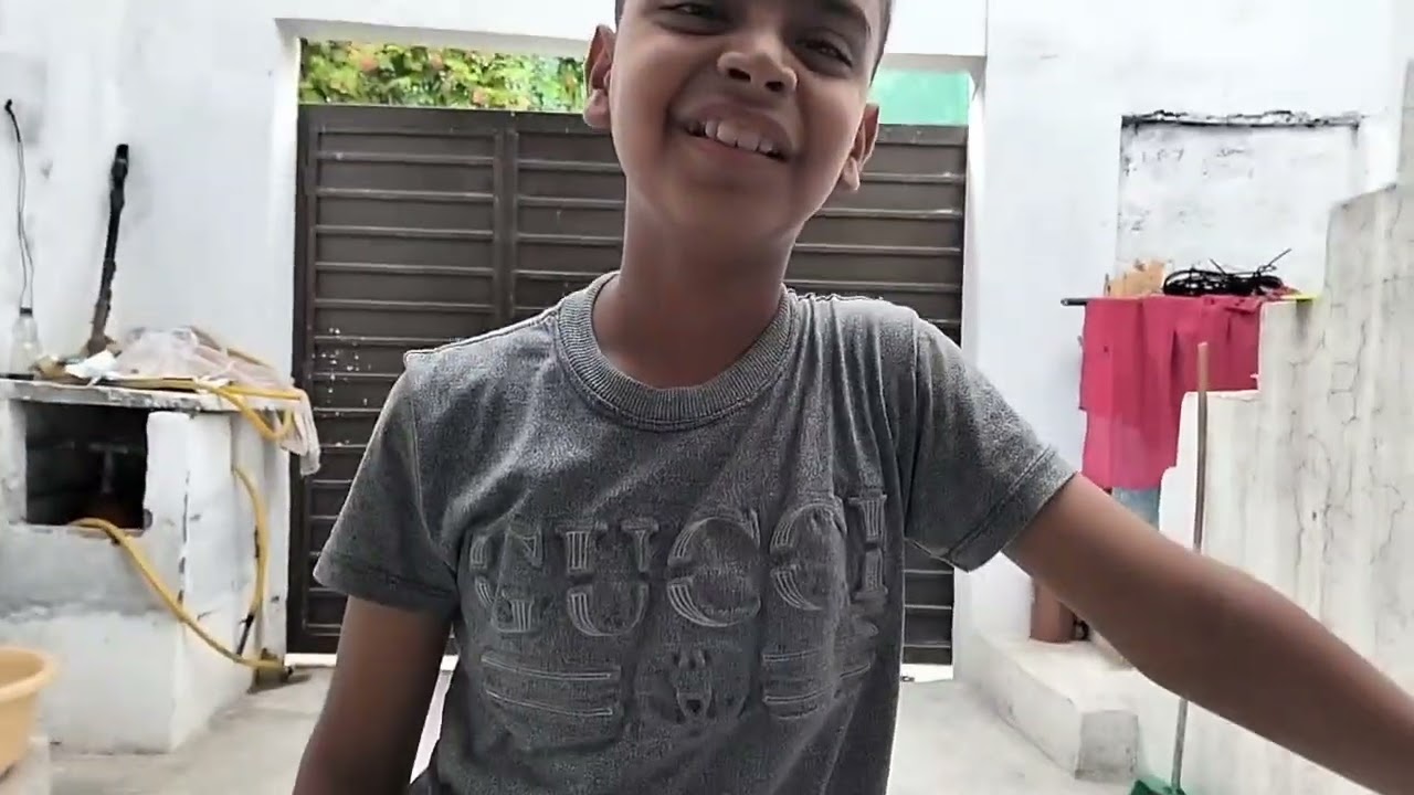 First cricket volg 🤩🥰 mou pa ball lag gayi😥 cricket lover 