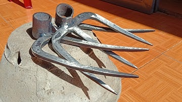 Cuốc 3 răng làm từ nhíp ô tô tại LÒ RÈN HOÀNG THIÊN / đồ dùng nông nghiệp chất lượng cao.