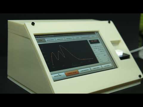 Edge-AI Spectrophotometer with Arduino UNO Q - Real-Time Industrial Quality Control