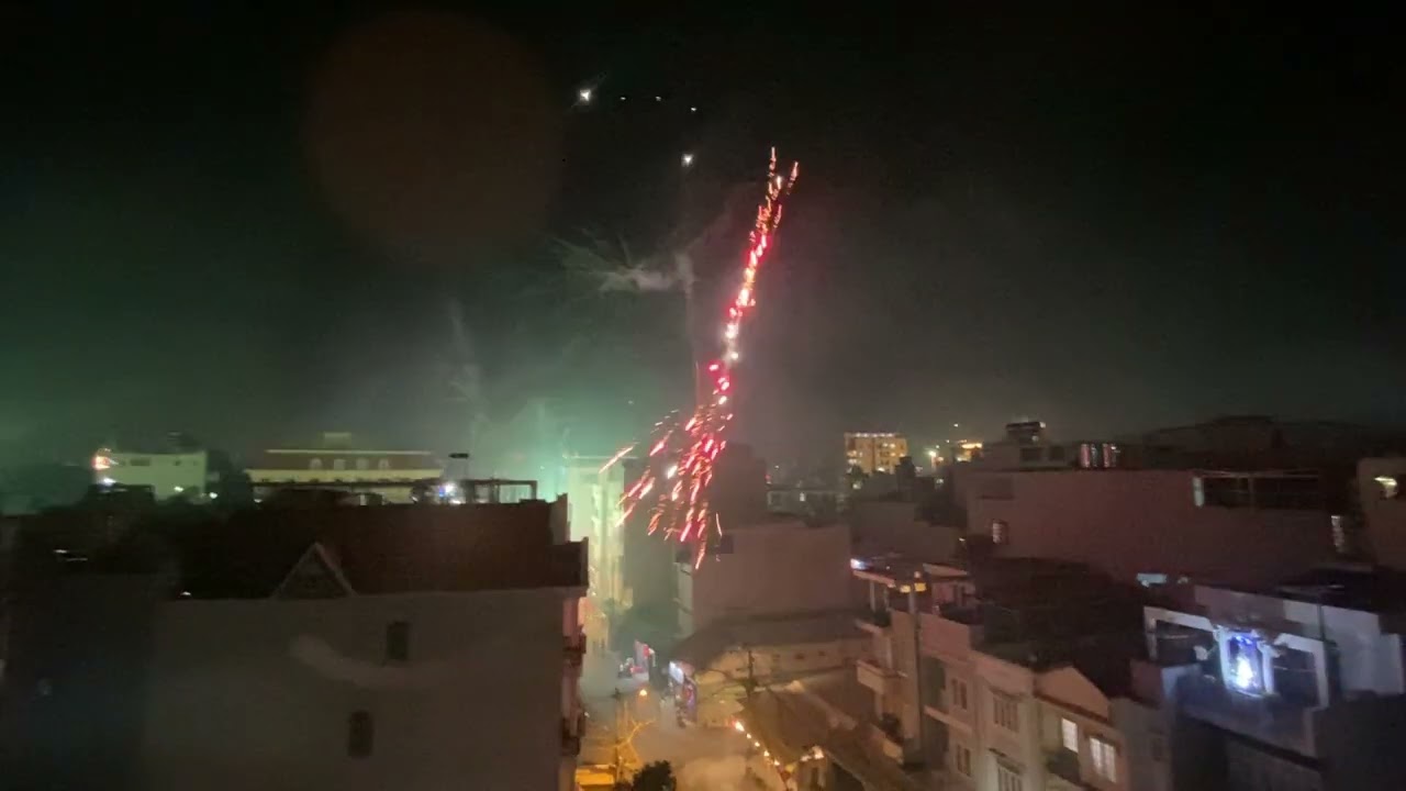 Toàn cảnh Sài Gòn bắn pháo hoa đêm giao thừa mừng Xuân Ất Tỵ 2025 .Happy New Year