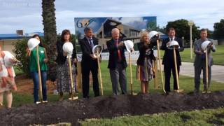 Facilities director describes feautres of new SCF library