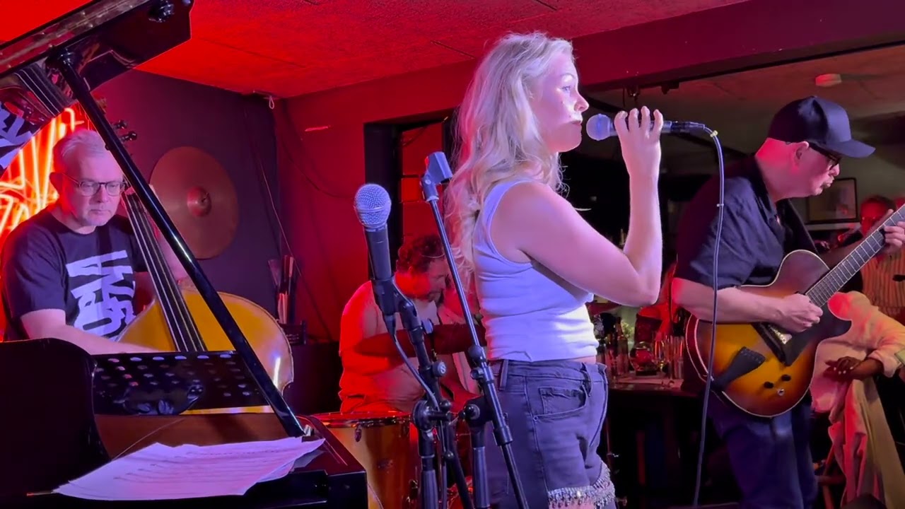YouTubeで"Hand I Used To Hold" Åsa Orbison & Ulf Wakenius at Utopia Jazz, Swedenを視聴 YouTubeで"Hand I Used To Hold" Åsa Orbison & Ulf Wakenius at Utopia Jazz, Swedenを視聴