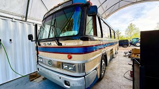 Bus Rescue - Fighting To Get This 1960’s  Bus Safely Back On The Road!