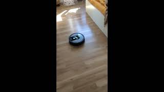 iRobot Roomba 960 и проезд под шкафами /iRobot Roomba 960 and travel under the cabinets