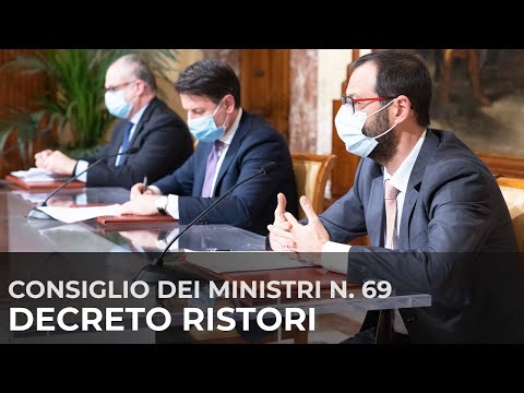 #DecretoRistori, conferenza stampa di Conte, Gualtieri e Patuanelli