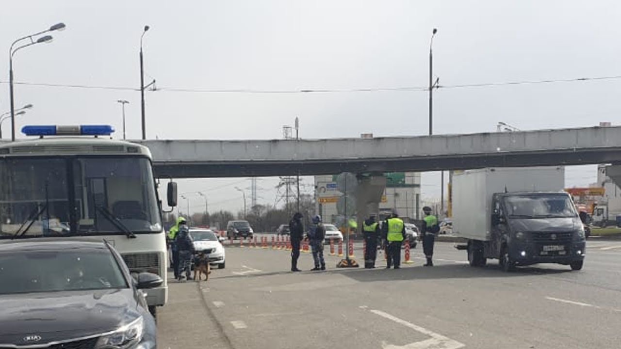 В Москве начались проверки автомобилистов после введения пропускного режима