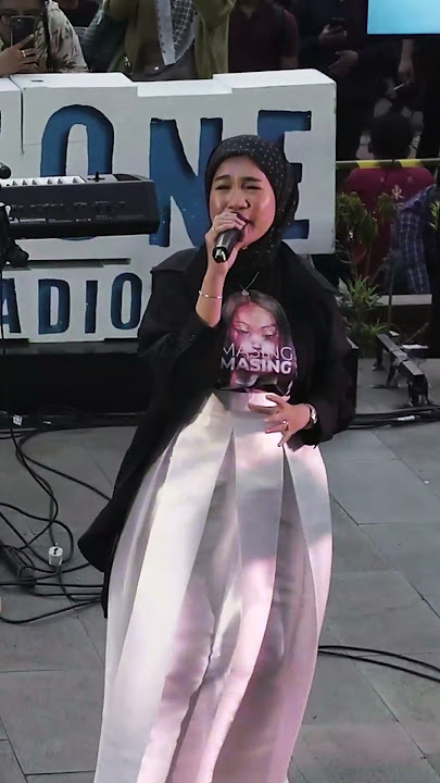 Download lagu Ernie Zakri, Ade Govinda - Masing Masing (Live at Anjungan Sarinah)