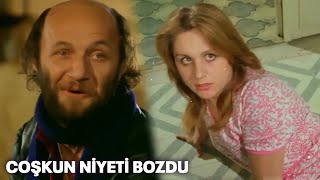 Coşkun, arkadaşından para istemeye gidip niyeti bozdu | Yeşilçam Filmi