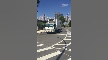 Cornell Tech traffic dangers #1: Southbound traffic on E. Loop Rd, approaching T-intersection