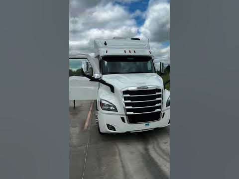 Freightliner truck 🚛👌 - YouTube