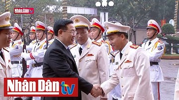 Chủ tịch Quốc hội Vương Đình Huệ thăm và chúc Tết Công an tỉnh Nghệ An | Tin Chính trị tối ngày 8-2