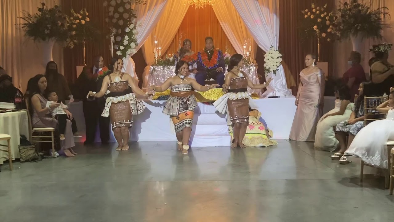 Tulo Tunga Number Si oto Loto-Tulau Wedding 2020 Tulau Girls perform Tongan Number - YouTube