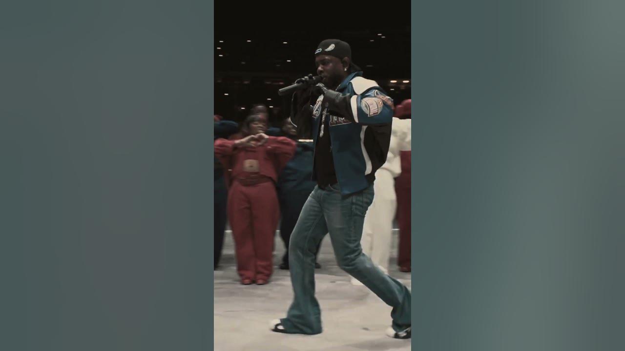 Everyone at Super Bowl screamed ‘A MINOR’ during Kendrick Lamar’s Not Like Us 😳 #kendricklamar #nfl