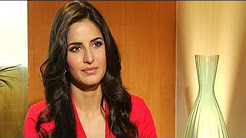 Katrina Kaif tells you why BlackBerry Curve 9220 is a great buy