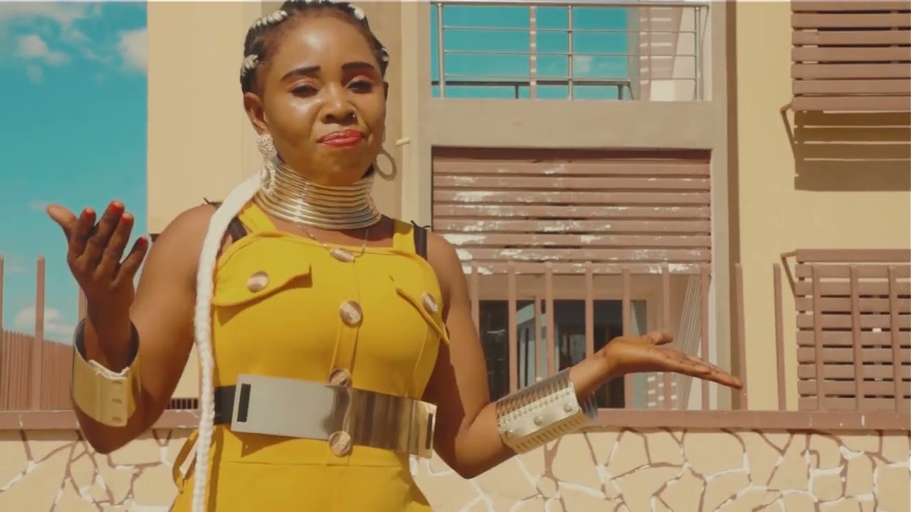 Dama Faty Kinari Mwana  Videoclipe Officiel  By Kampalafilmes