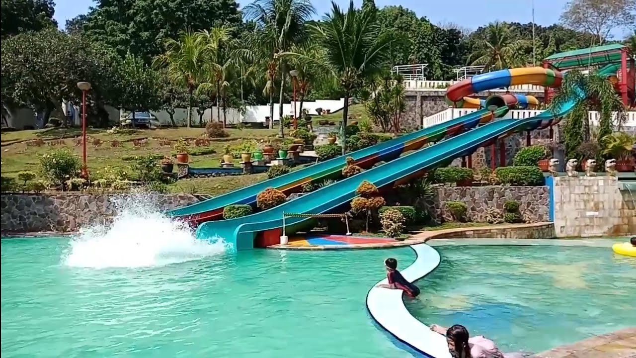 JATILUHUR WATER WORLD. WISATA KOLAM RENANG DI WADUK