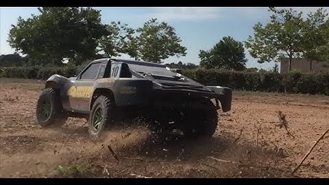 Trophy Truck Traxxas Slash donuts drifting in slow mo RCAction Studio