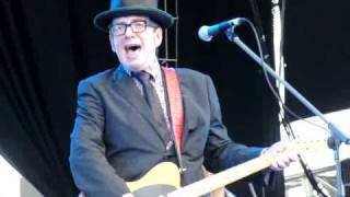 Elvis Costello - Alison / Suspicious Minds- Live in Fremantle, 17th April 2011