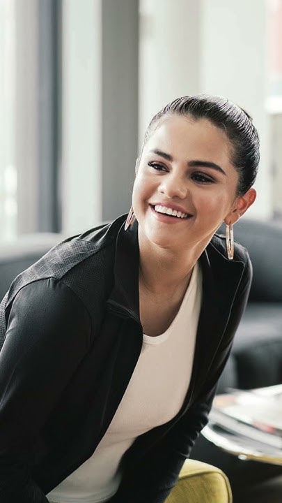 What happened to Selena Gomez's talking voice? - YouTube