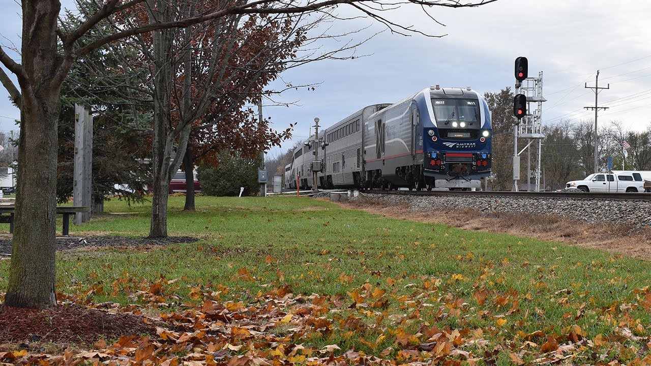 11/20/2021 - Two Short Trains at Neoga, IL