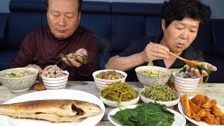 Homemade korean foods~ [Pumpkin leaf wrap & Grilled atka mackerel] - Mukbang eating show