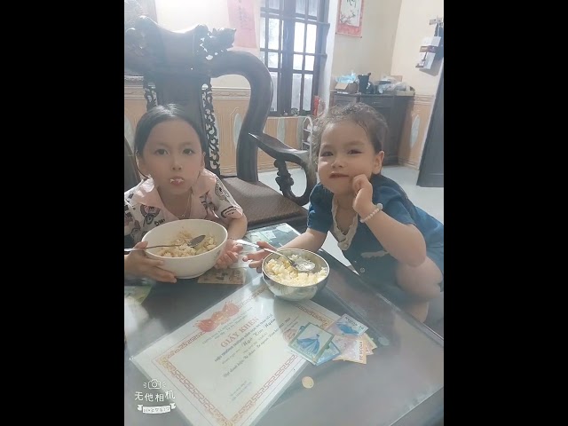 Hai chị em thi nhau ăn #2025 #lananhmesuabap #giadinh #shorts