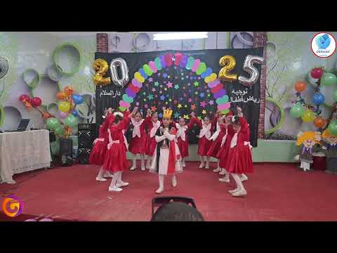 رسمنالك انا واحد ما بين ملايين استعراض وطني وحماسي جميييييل