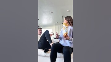 An interesting dual-screen video. Welcome to follow and like!#Pranks everyday#youtubeshorts#wenzi