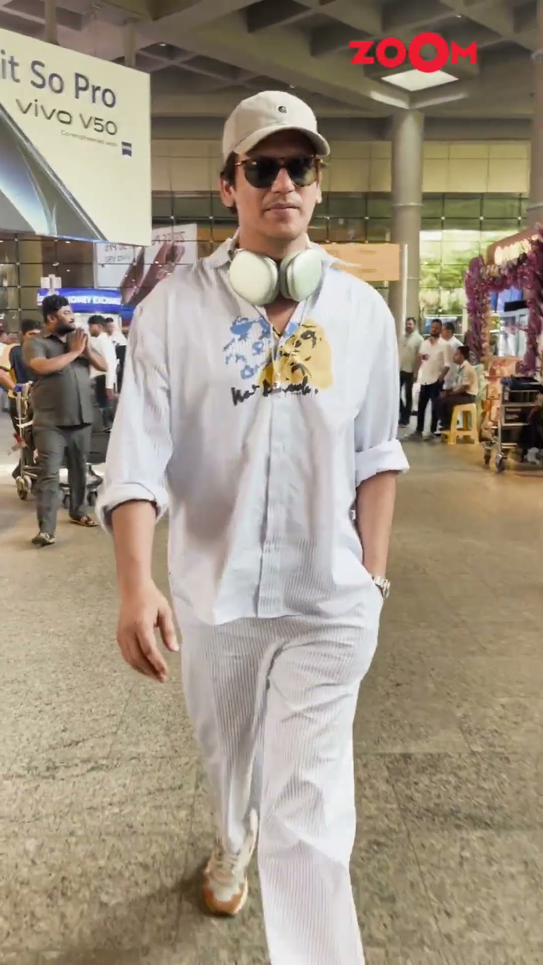 Vijay Varma PATIENTLY poses for the paps as spotted at the airport ? #vijayvarma #shorts