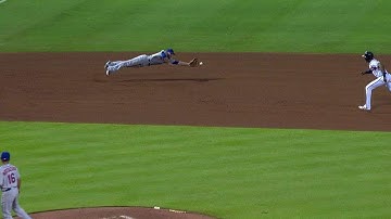 NYM@ATL: Simmons plates a pair with a single to left