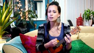 Video thumbnail of "Siany - Caught In The Crowd (Kate Miller-Heidke) Ukulele Cover"