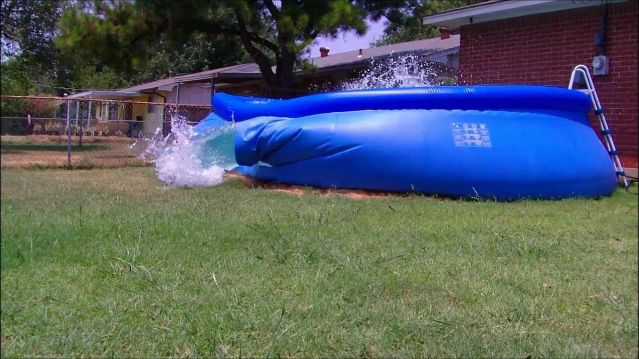 Огромный надувной бассейн. Басни о воде. Площадка под каркасный бассейн интекс. Заклеить бассейн каркасный. Маленькая ферма с голубым бассейном.