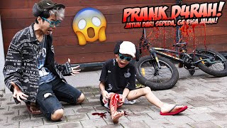 DIKIRA BENERAN!!! PRANK BOCIL BERD4RAH JATUH DARI SEPEDA! FROST DIAMOND PANIK PARAH TELFON AMBULAN!