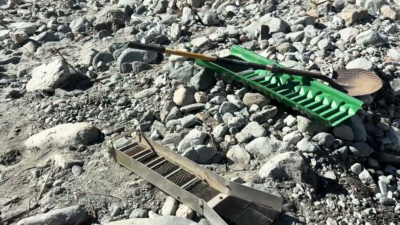 Exploring Los Angeles Mountains for Gold ￼