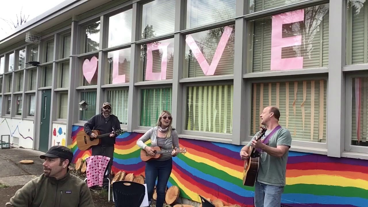 End of the line.  camas bulbs.  With subtitles