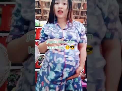 bumil cantik perut nya gede banget