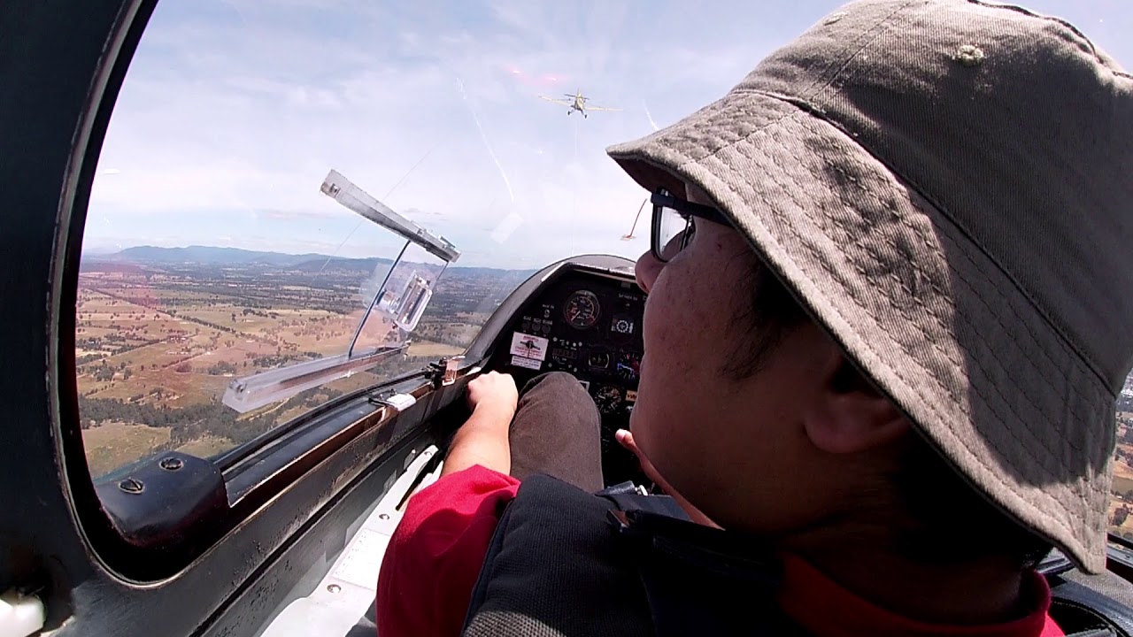 My solo glider flight at Gliding Club of Victoria, Benalla YouTube
