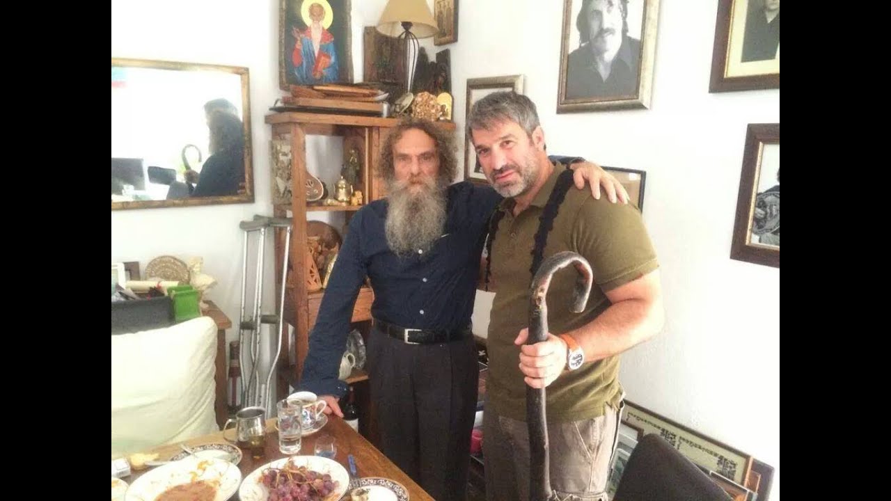 Ο Ψαραντώνης στον Σπ.Χαριτάτο - Συγκινητικές στιγμές στο σπίτι του λυράρη