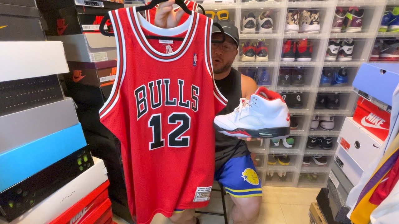 Mitchell & Ness Chicago Bulls Michael Jordan Authentic Road Jersey -  WearTesters