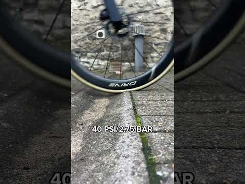 Road Cyclists Different Tyre Pressures 🧐