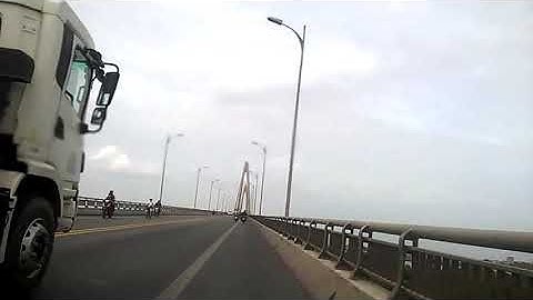 VỀ MIỀN TÂY QUA CẦU RẠCH MIỄU - Going west to Rach Mieu bridge.